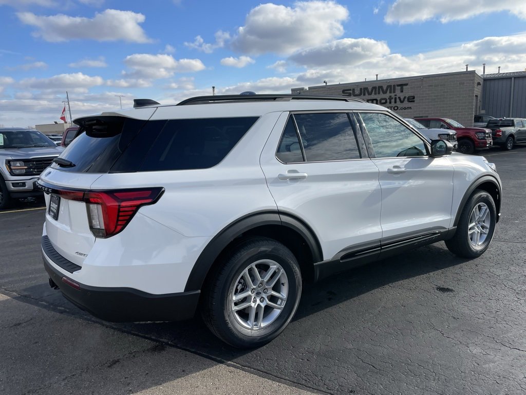 New 2026 Ford Explorer Active image 4