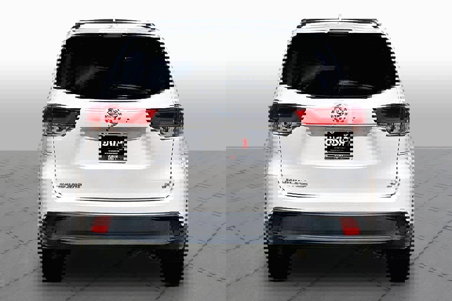 Used 2018 Toyota Highlander SE FWD image 5