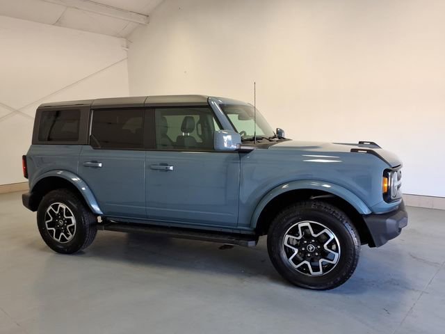 Used 2024 Ford Bronco Outer Banks AWD/4WD image 2