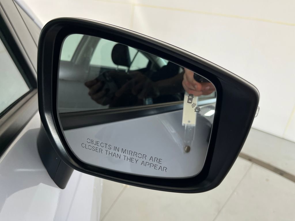 Used 2024 Nissan Versa SR w/ Trunk Package image 49