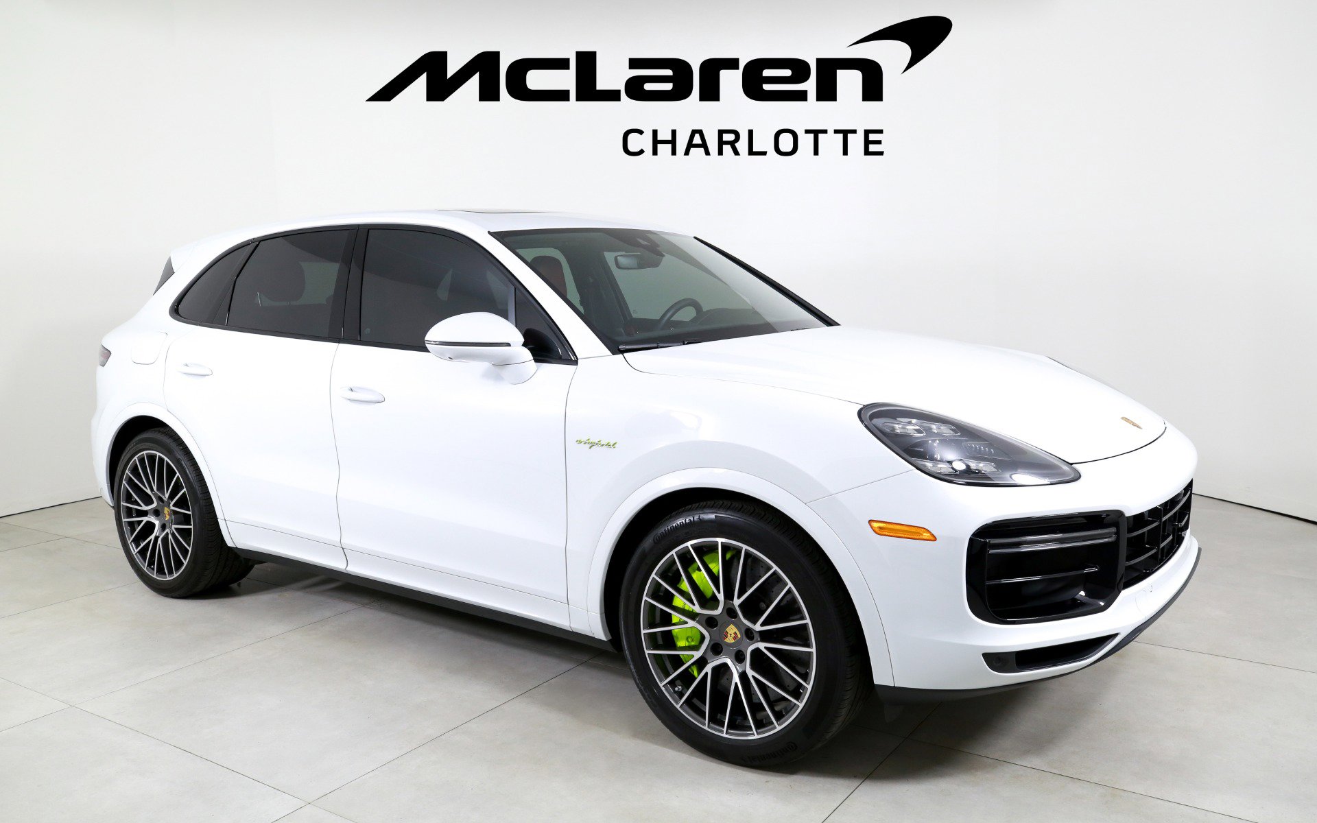 Used 2023 Porsche Cayenne Turbo S image 2