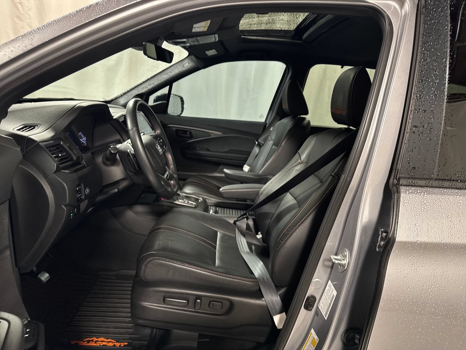 Certified 2022 Honda Passport TrailSport image 3