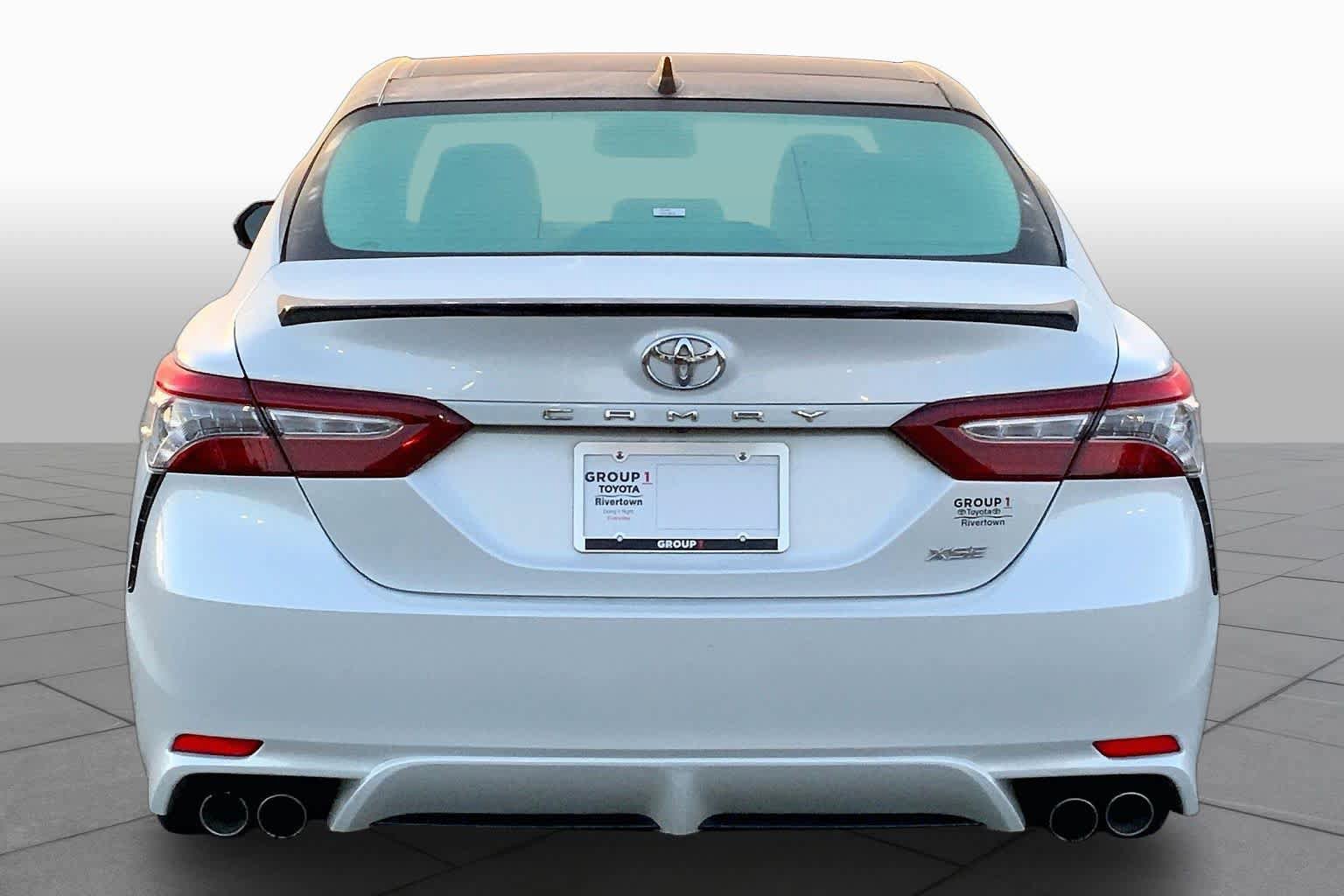 Used 2019 Toyota Camry XSE FWD image 5
