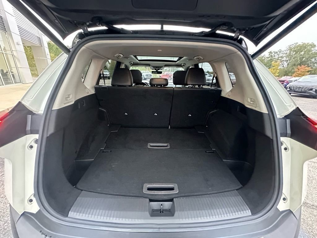 Used 2022 Nissan Rogue Platinum w/ Head-Up Display Package image 13