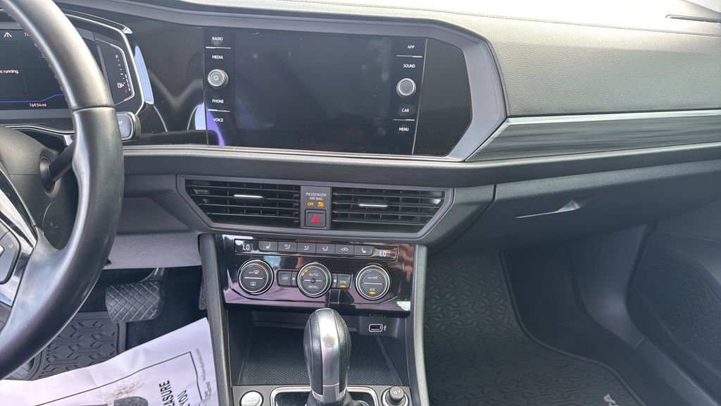 Used 2019 Volkswagen Jetta SEL image 9