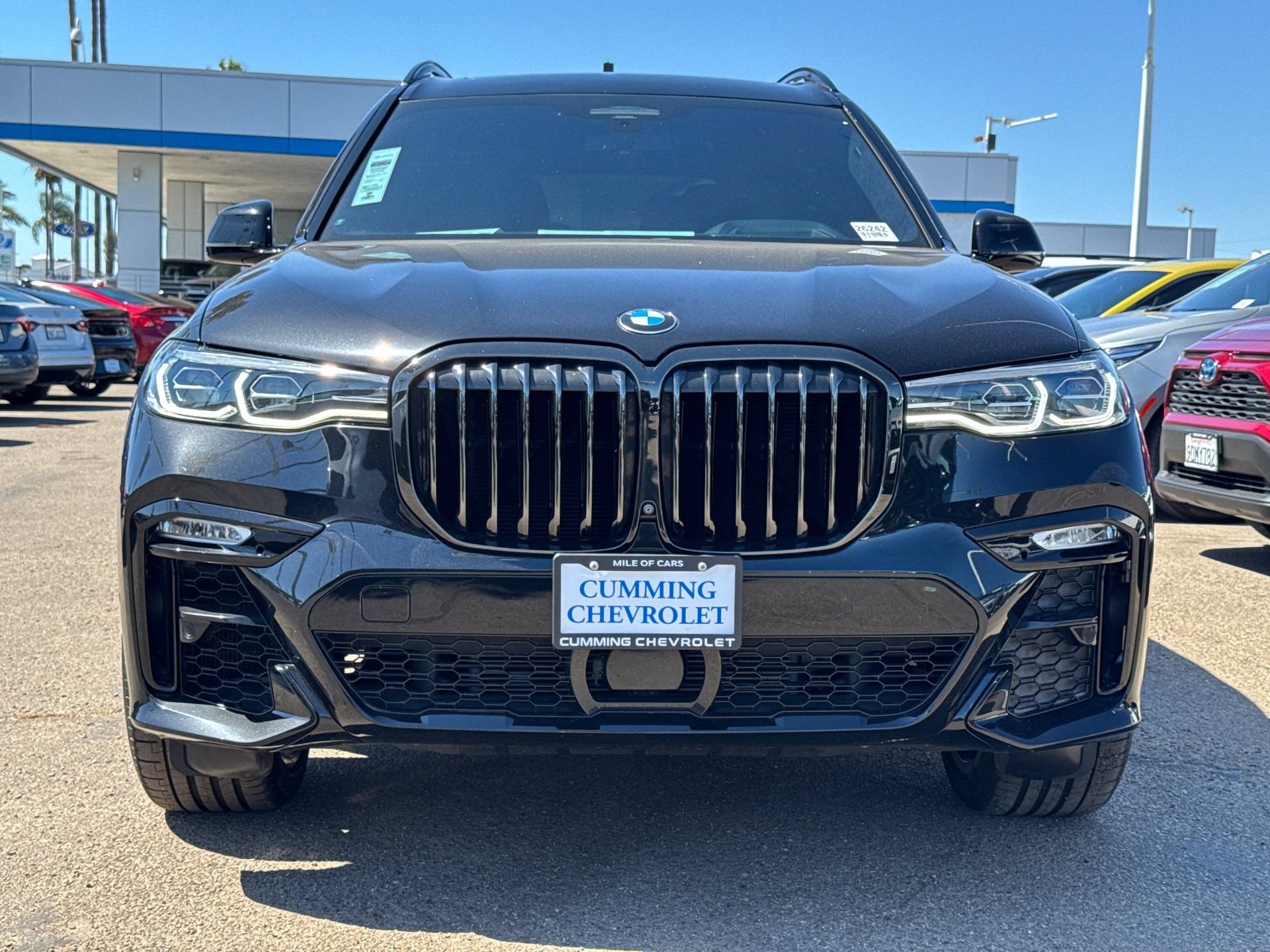 Used 2022 BMW X7 xDrive40i w/ M Sport Package AWD/4WD image 4