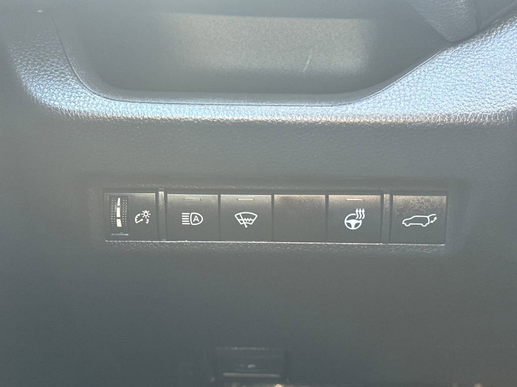 Used 2021 Toyota RAV4 XLE image 31