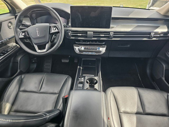 Used 2024 Lincoln Corsair AWD w/ Equipment Group 102A image 23