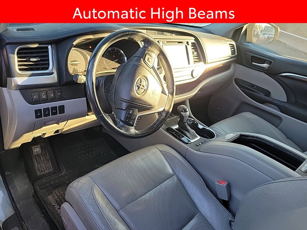 Used 2014 Toyota Highlander Limited Platinum AWD/4WD image 7