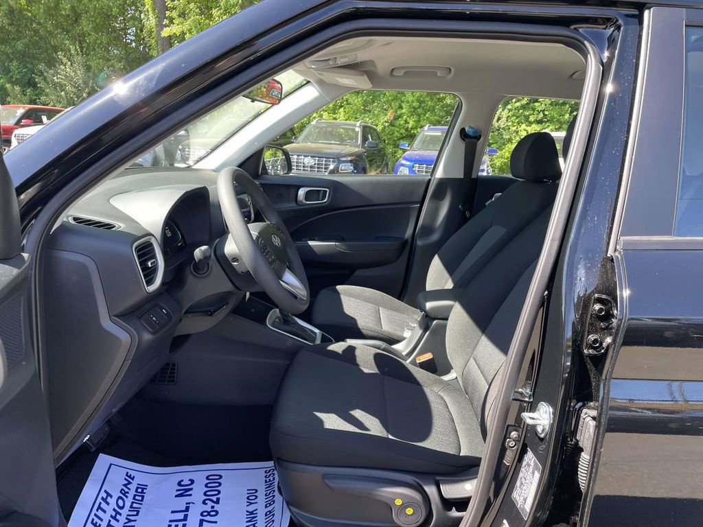 New 2026 Hyundai Venue SE FWD image 15