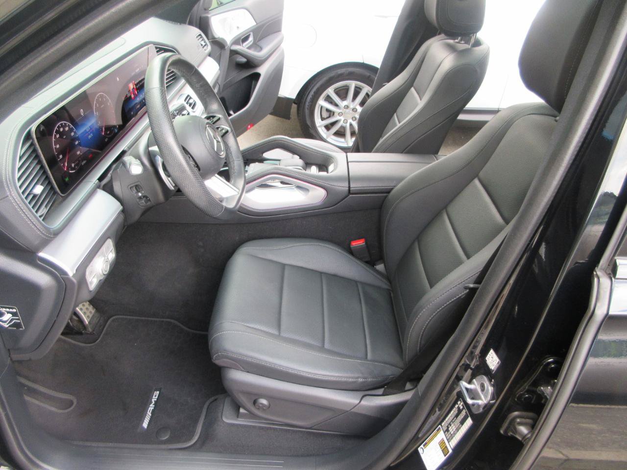Used 2024 Mercedes-Benz GLS 450 4MATIC w/ AMG Line Exterior image 8