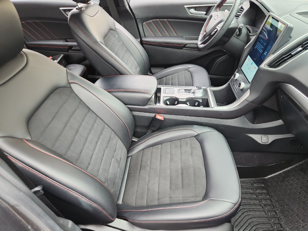 Used 2024 Ford Edge ST-Line AWD/4WD image 9