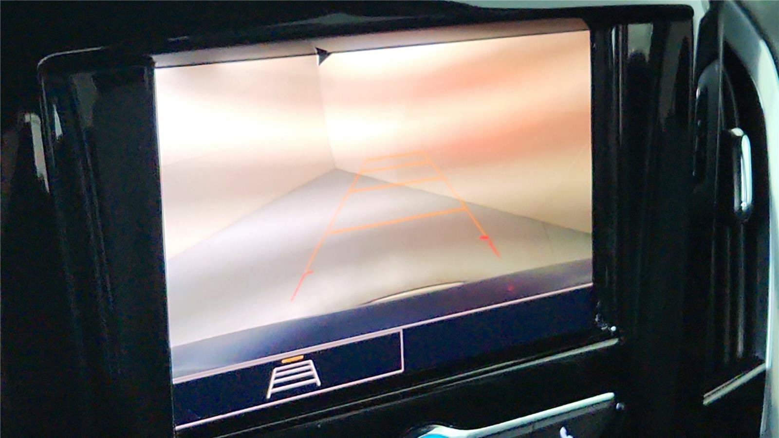 Used 2023 Chevrolet Traverse LT FWD image 28