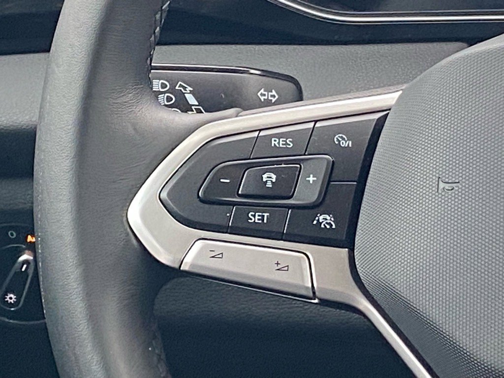 Certified 2025 Volkswagen Jetta S image 6