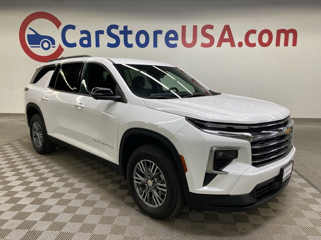 Used 2024 Chevrolet Traverse LT