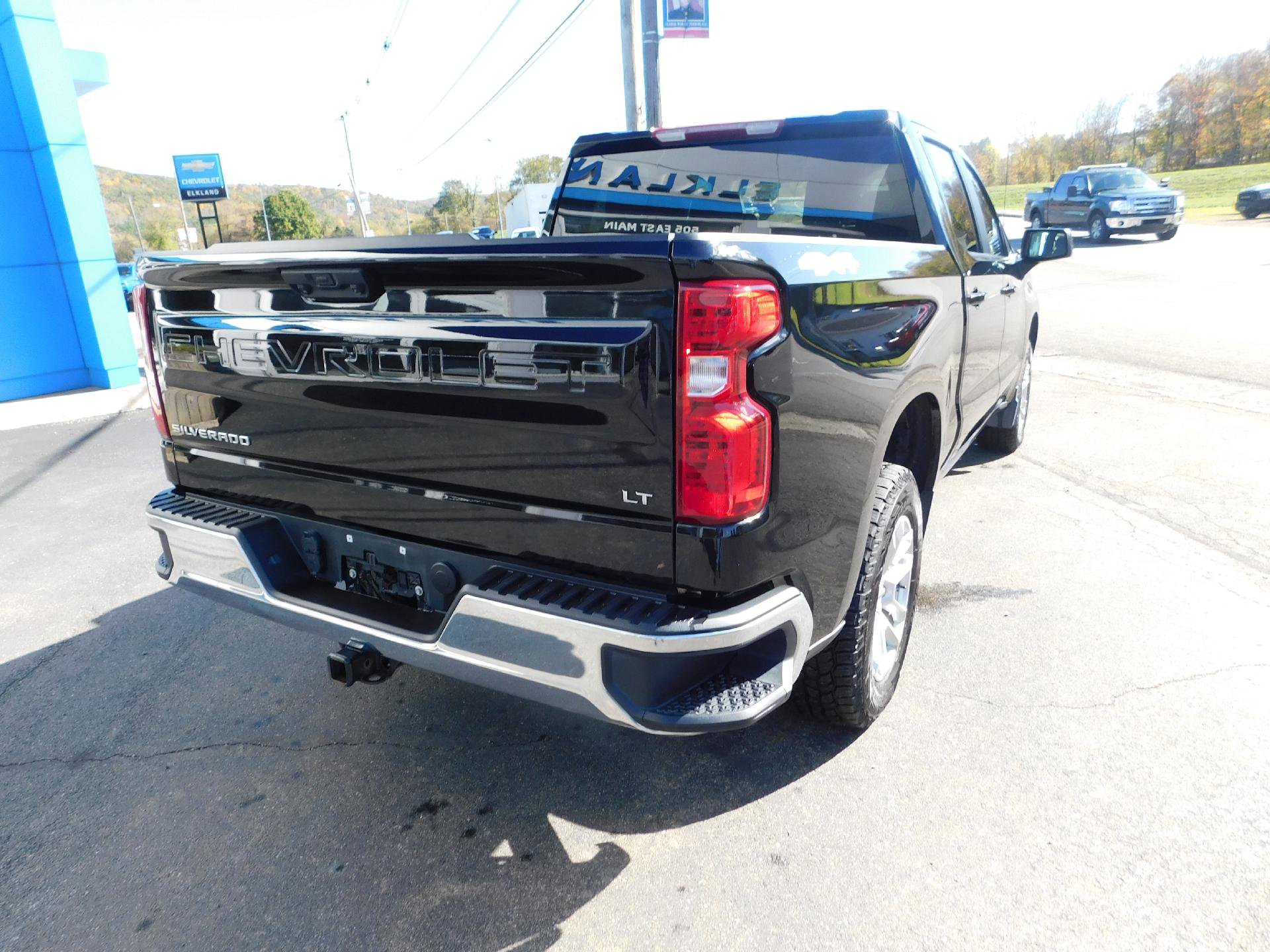 Used 2024 Chevrolet Silverado 1500 LT image 9