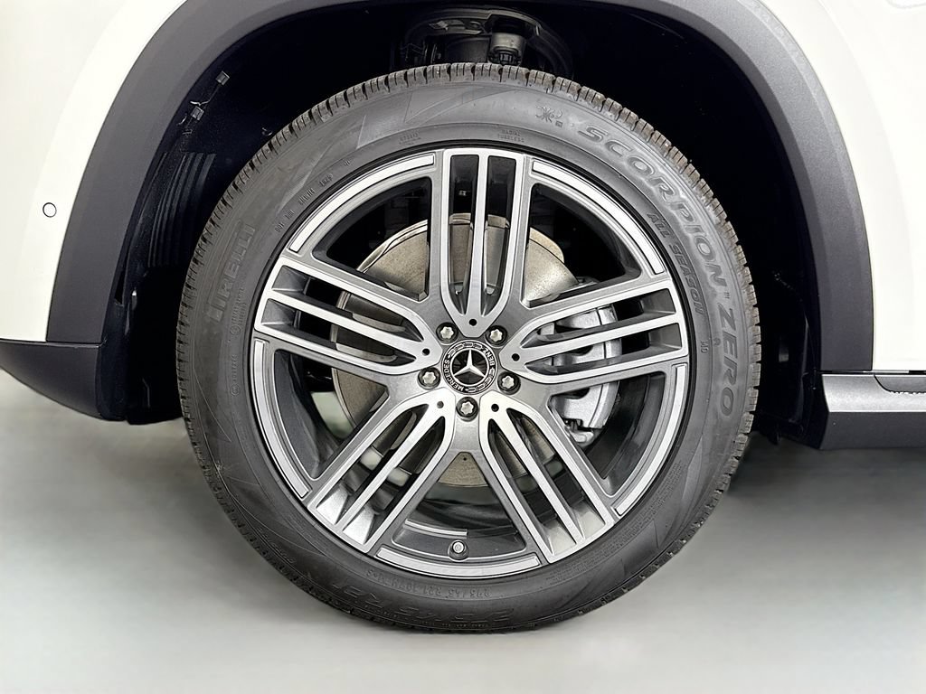 Certified 2026 Mercedes-Benz GLS 450 4MATIC image 34