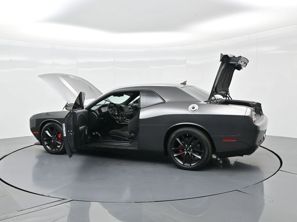 Used 2022 Dodge Challenger R/T w/ Performance Handling Group image 39