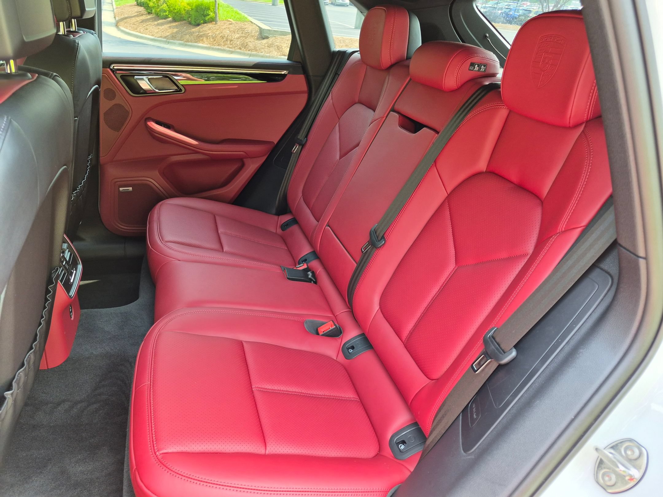 Certified 2025 Porsche Macan S AWD/4WD image 25