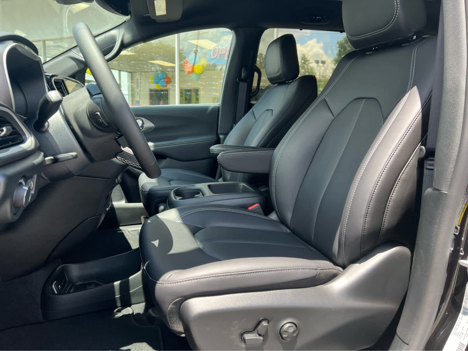 New 2025 Chrysler Voyager LX image 15