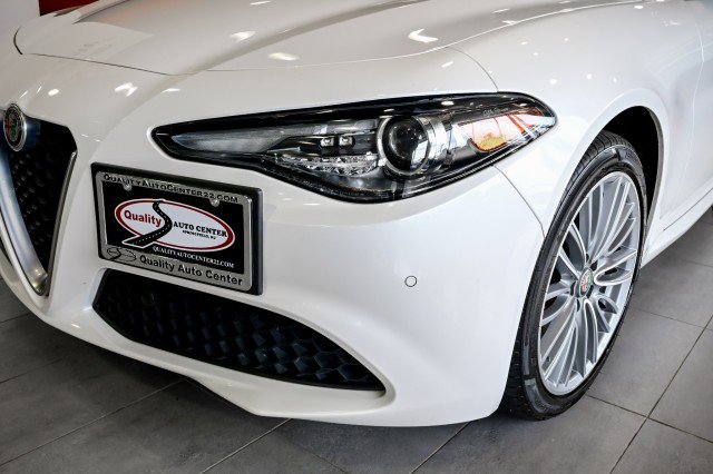 Used 2020 Alfa Romeo Giulia Ti AWD/4WD image 9