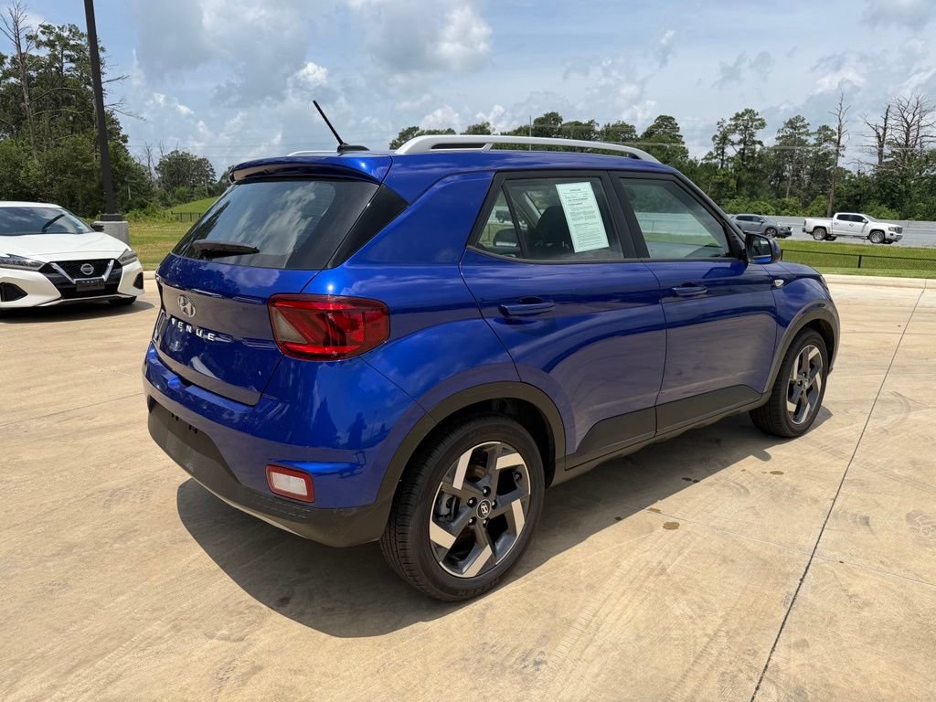 Used 2025 Hyundai Venue SEL FWD image 5