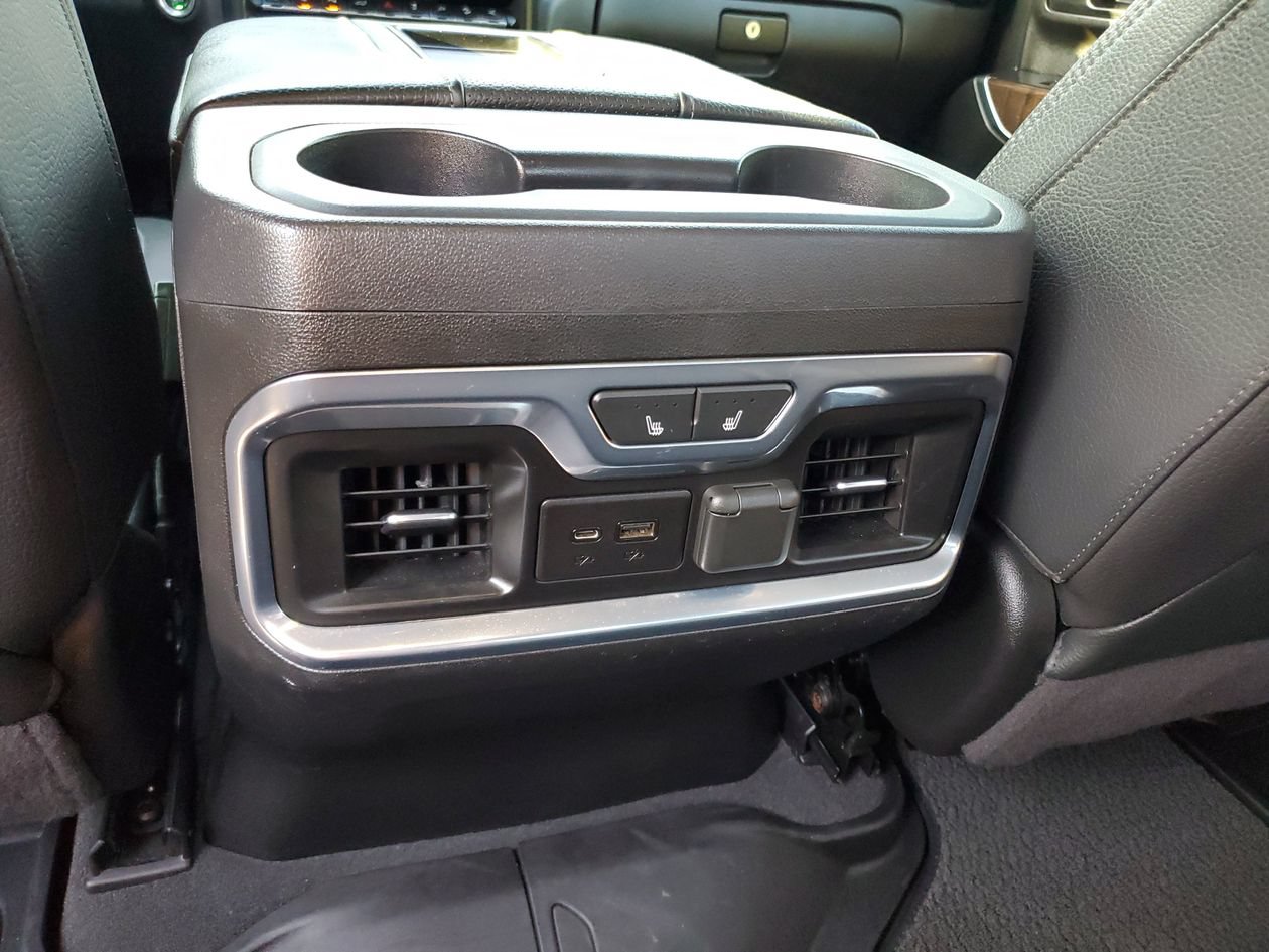 Used 2021 GMC Sierra 2500 Denali w/ Denali Black Diamond Edition AWD/4WD image 16