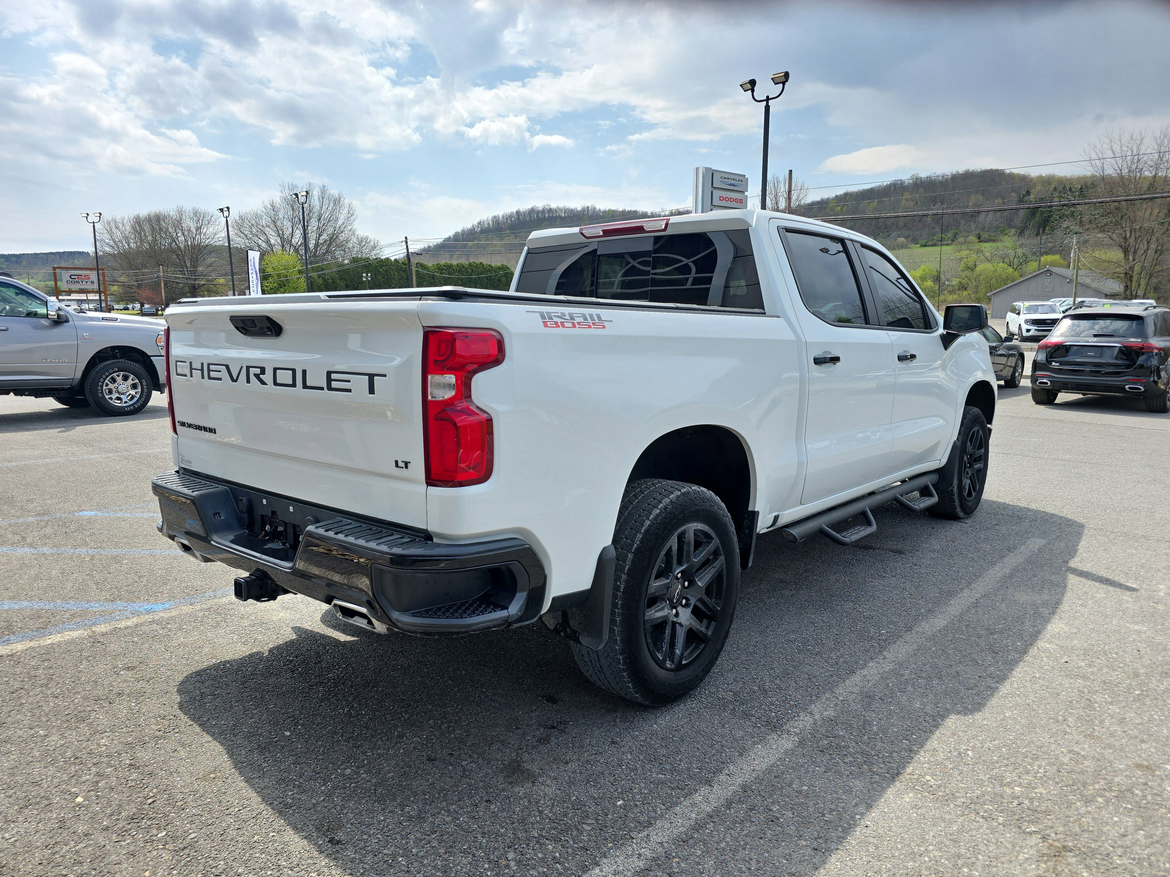 Used 2026 Chevrolet Silverado 1500 LT Trail Boss w/ Convenience Package II AWD/4WD image 3