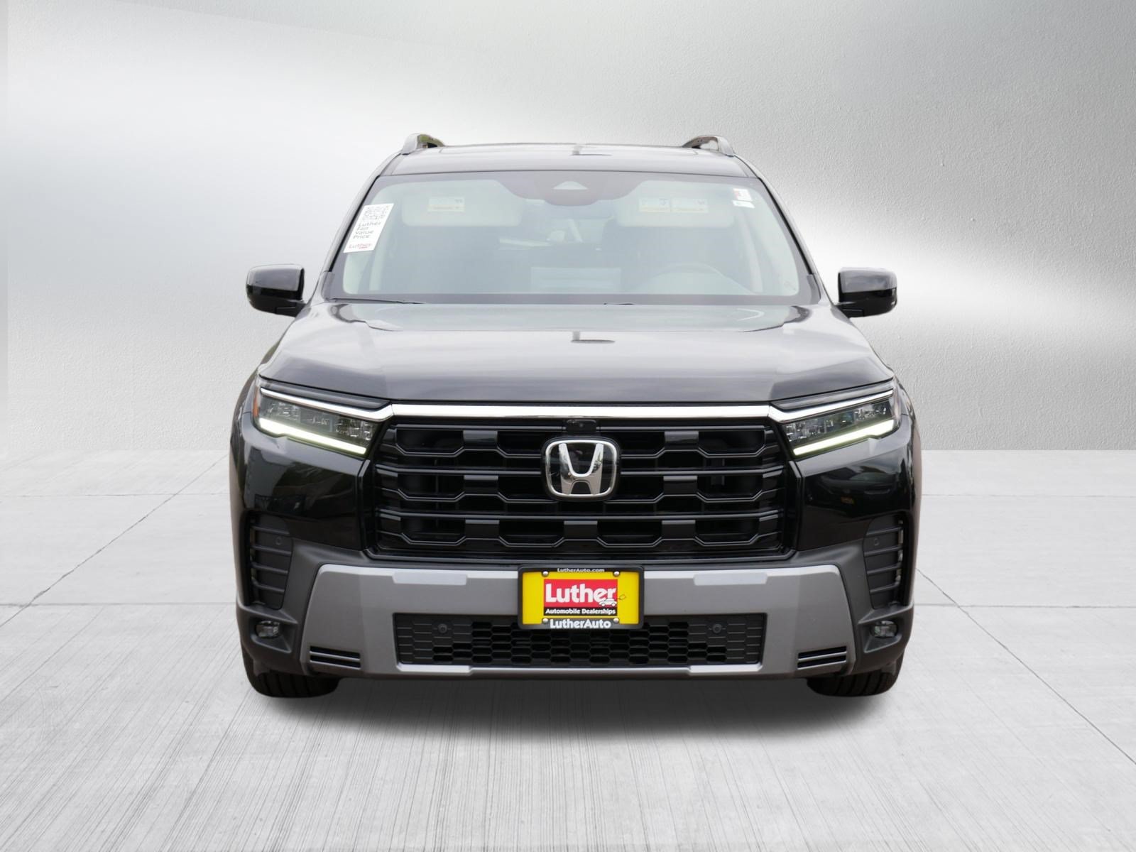 Certified 2026 Honda Pilot Touring image 2