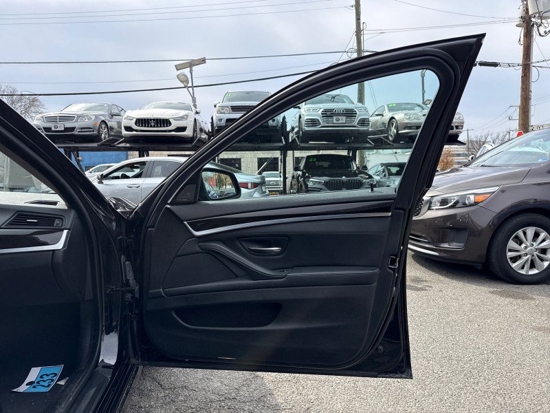 Used 2015 BMW 535i xDrive 535i xDrive Sedan AWD w/ Drive image 11