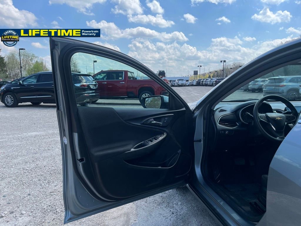 Used 2025 Chevrolet Malibu LT FWD image 14