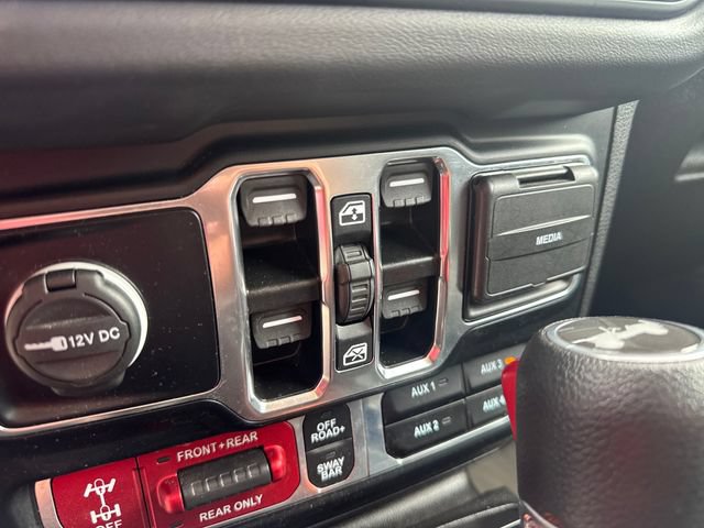 Used 2024 Jeep Wrangler Unlimited Rubicon 4xe w/ Convenience Group AWD/4WD image 13