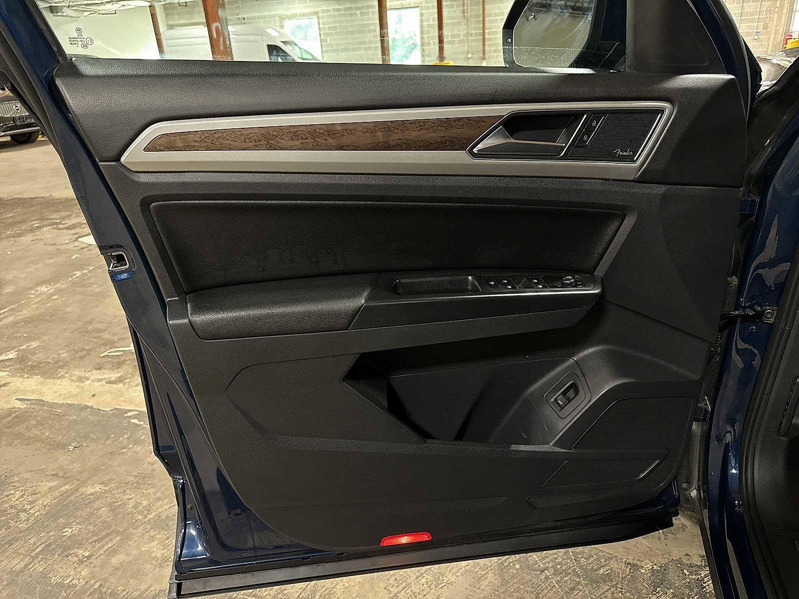 Used 2018 Volkswagen Atlas SEL Premium AWD/4WD image 34