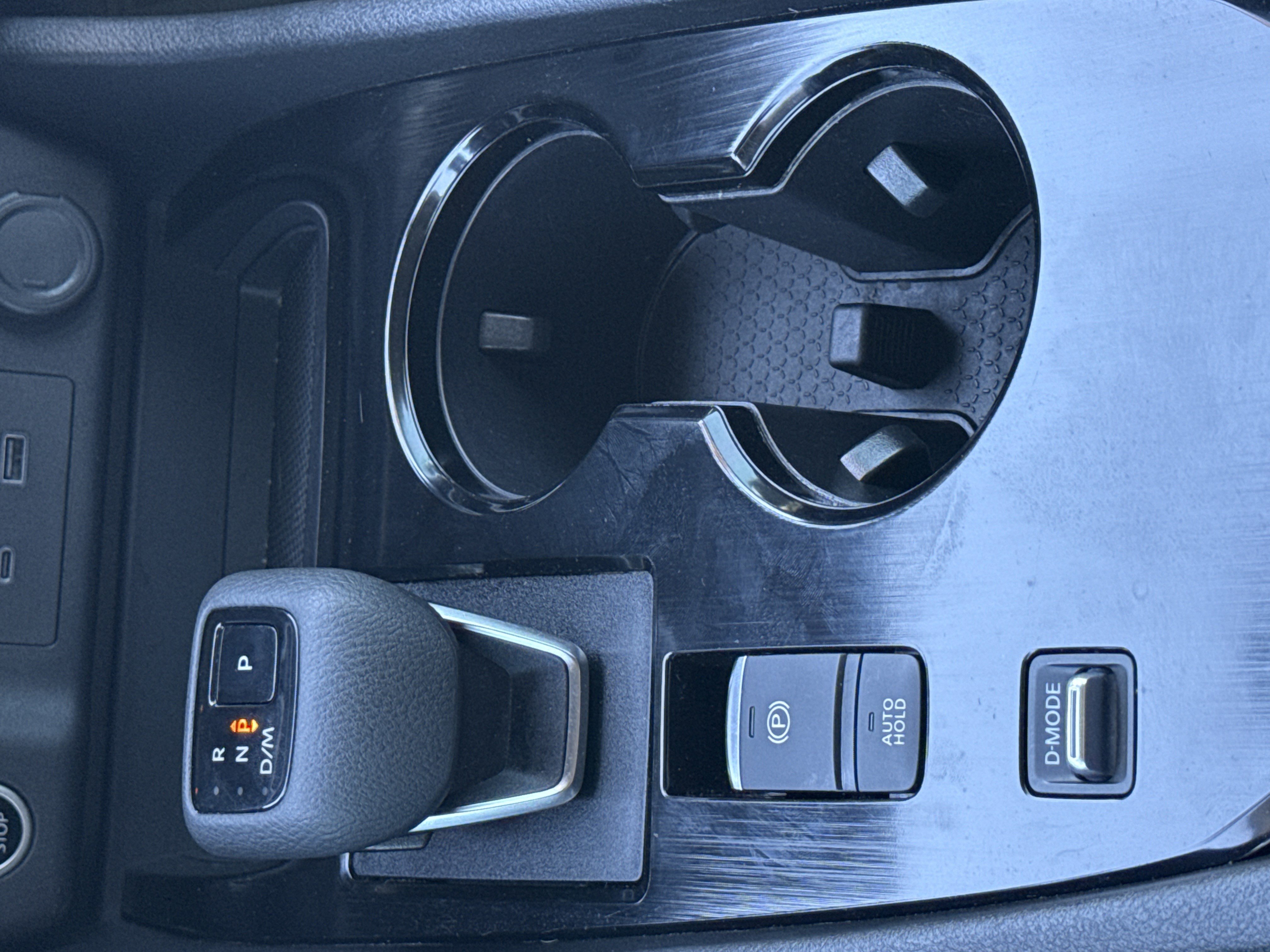 Used 2023 Nissan Rogue S image 25