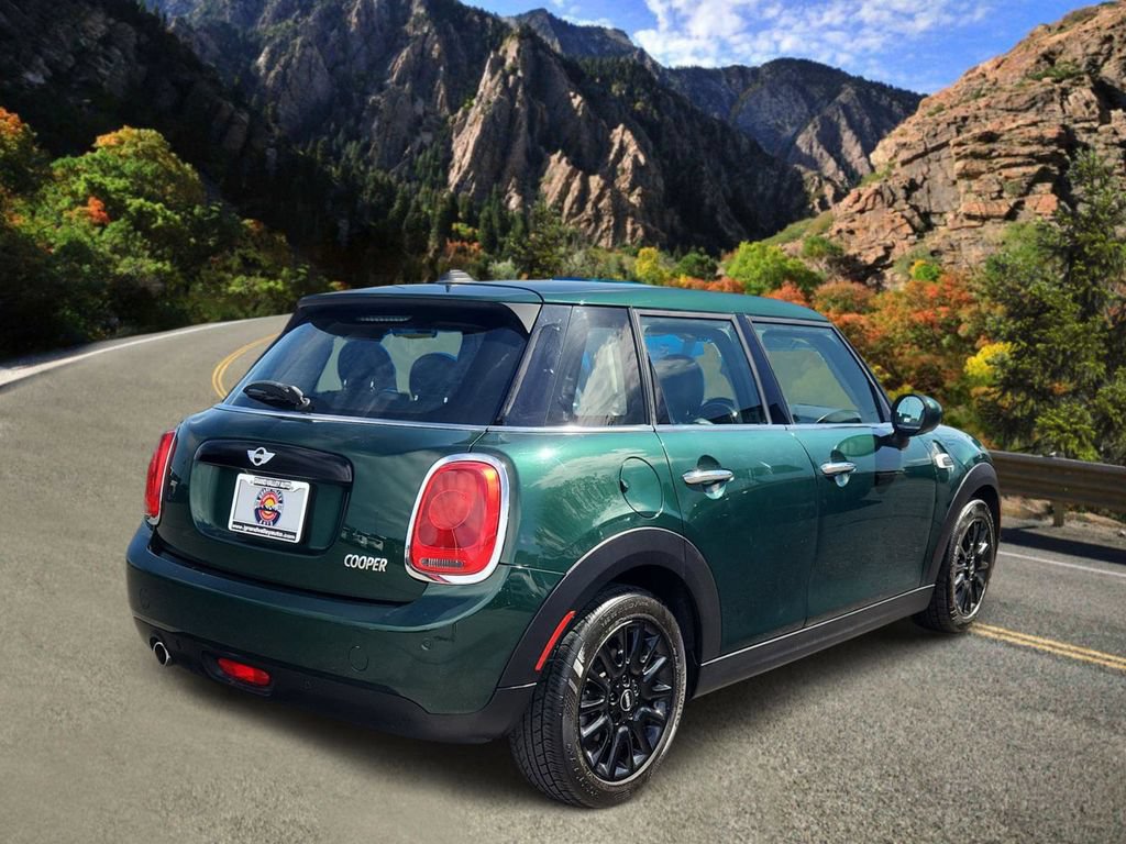 Used 2018 MINI Cooper 4-Door Hardtop FWD image 3