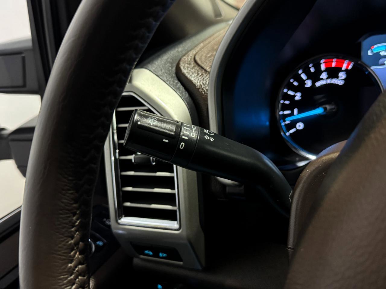 Used 2017 Ford F350 King Ranch w/ King Ranch Ultimate Package AWD/4WD image 22