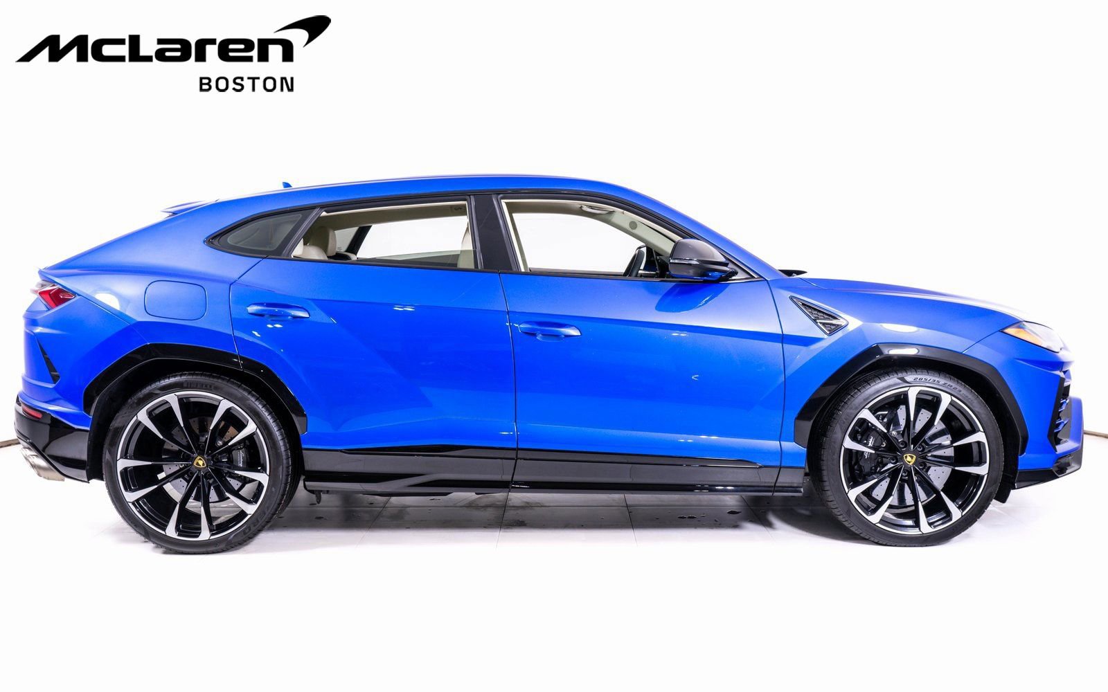 Used 2021 Lamborghini Urus image 6