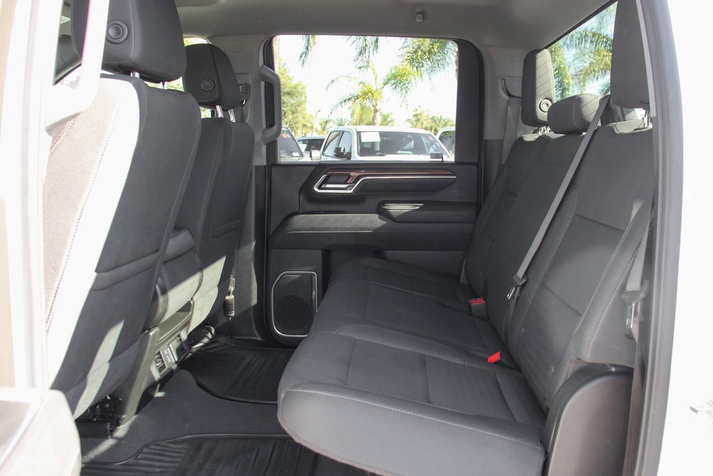 Used 2025 Chevrolet Silverado 2500 LT w/ Convenience Package image 34