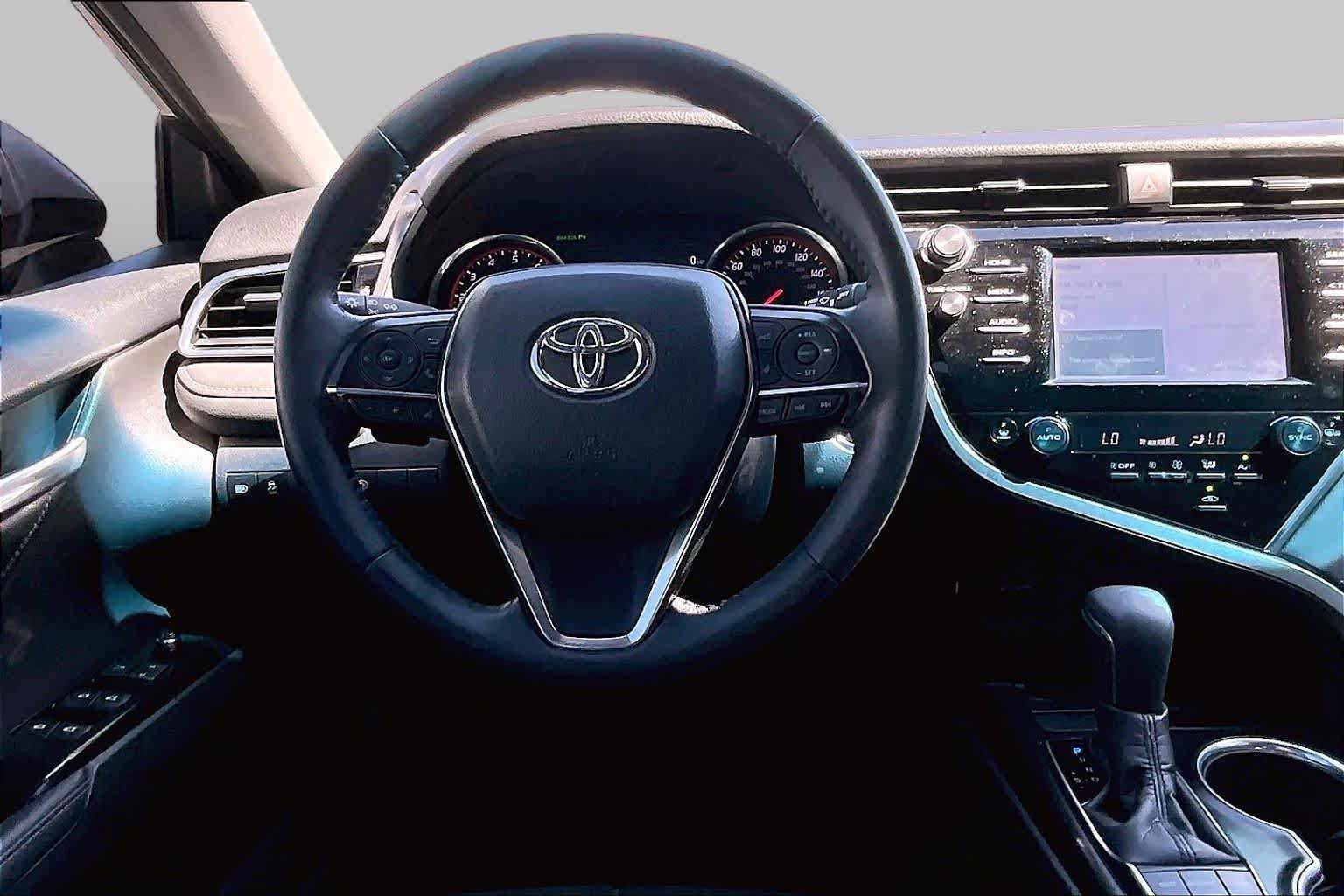 Used 2018 Toyota Camry XSE FWD image 5