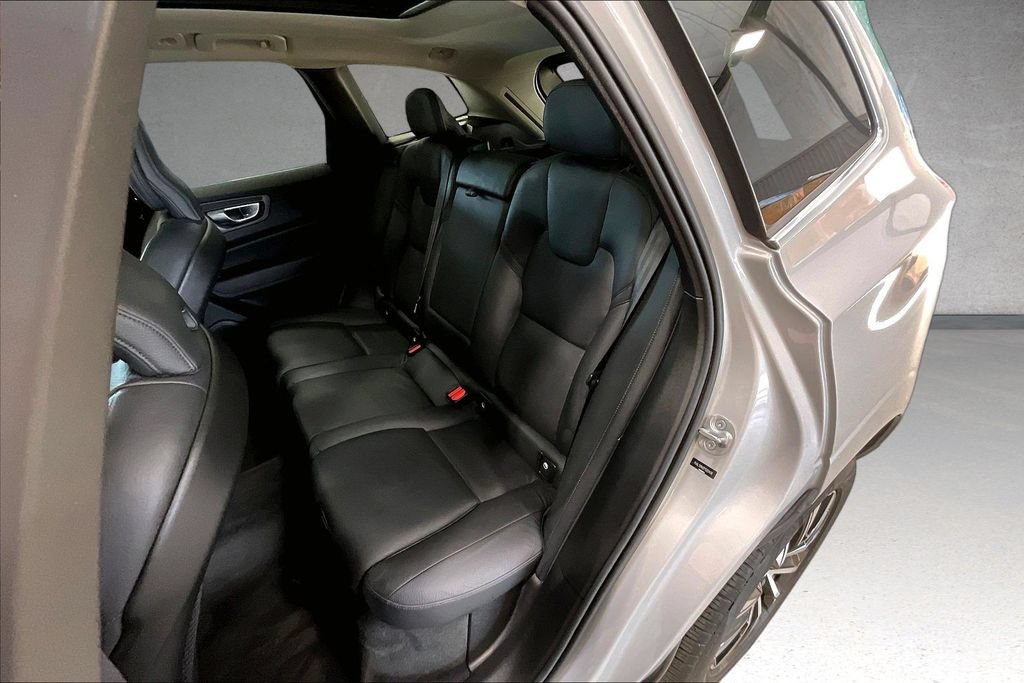 Certified 2023 Volvo XC60 B5 Plus AWD/4WD image 22