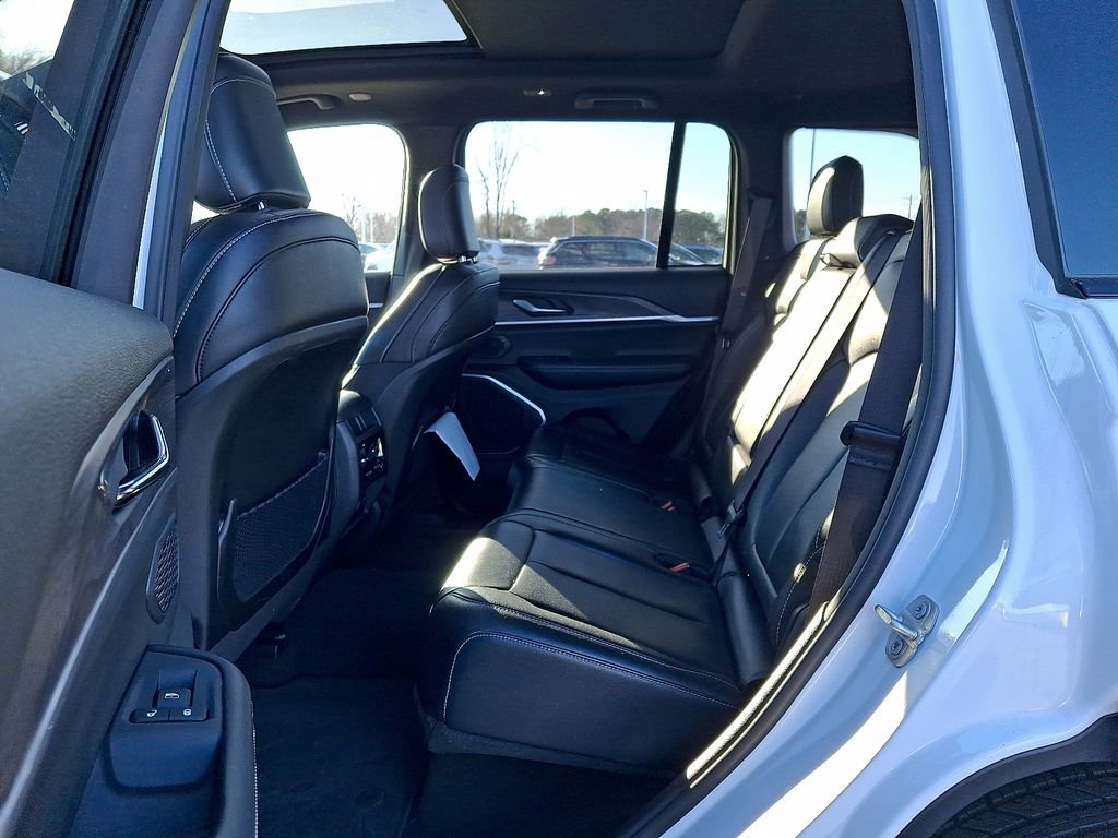 Used 2024 Jeep Grand Cherokee Limited 4xe image 10