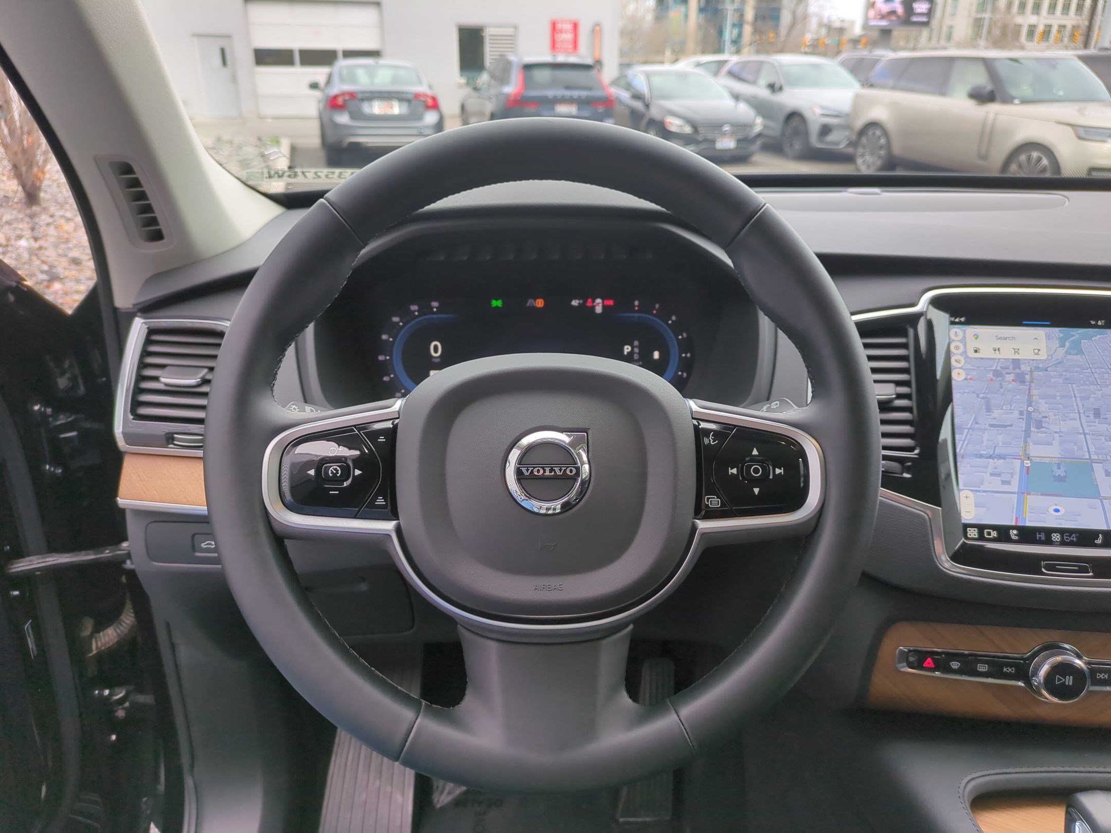 Used 2025 Volvo XC90 B6 Plus image 16