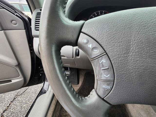 Used 2005 Toyota Camry LE FWD image 12
