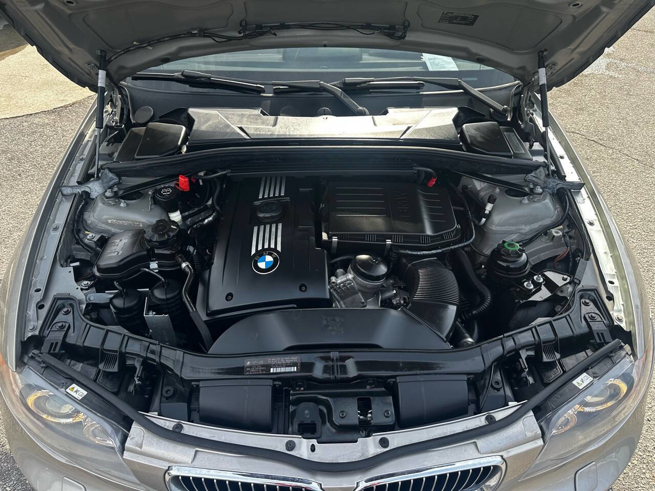 Used 2010 BMW 135i Convertible image 34