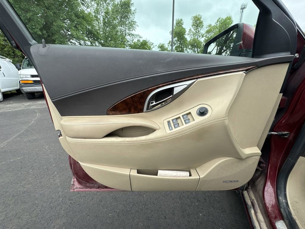 Used 2010 Buick LaCrosse CXS FWD image 22