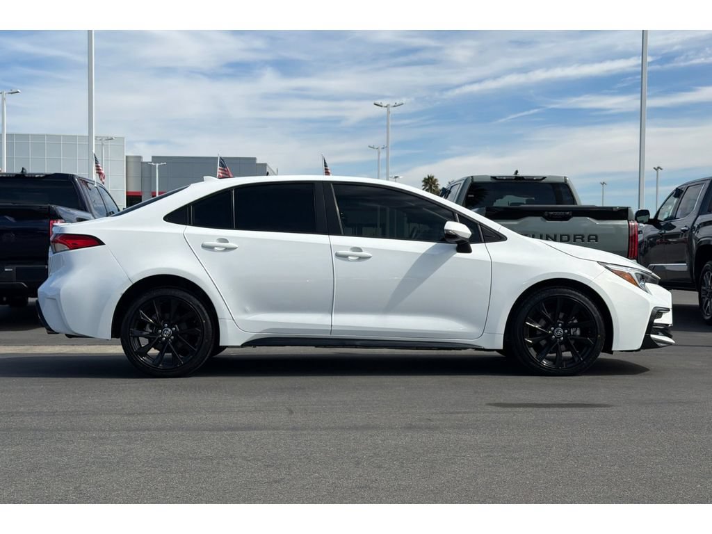 Certified 2025 Toyota Corolla SE w/ SE Premium Package FWD image 3