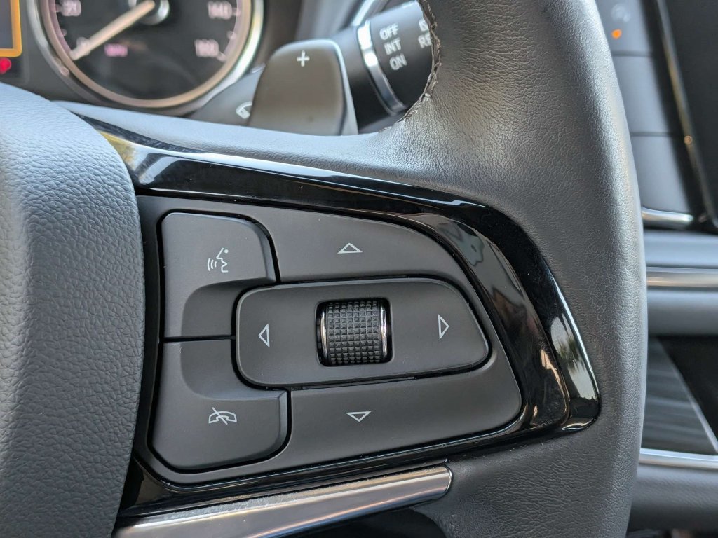 Used 2024 Buick Enclave Essence w/ Experience Buick Package FWD image 30