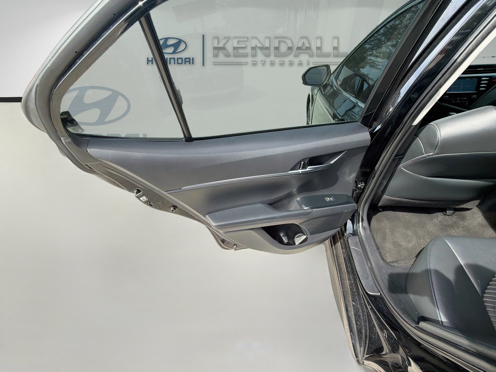 Used 2019 Toyota Camry SE FWD image 22