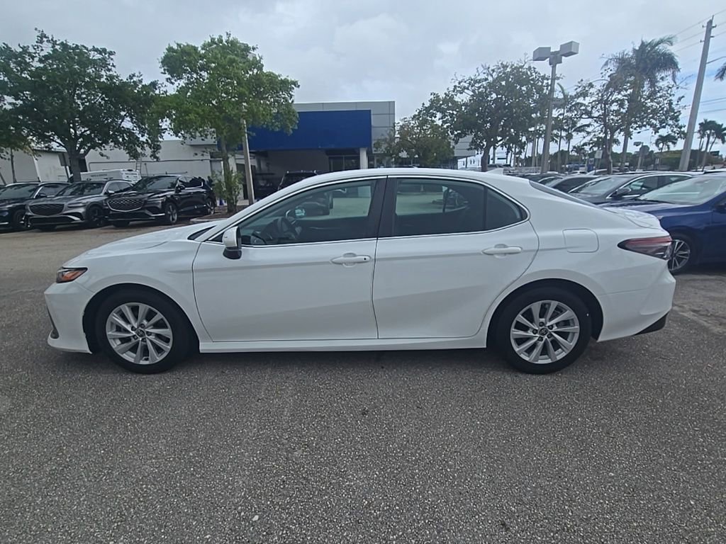 Used 2022 Toyota Camry LE image 8