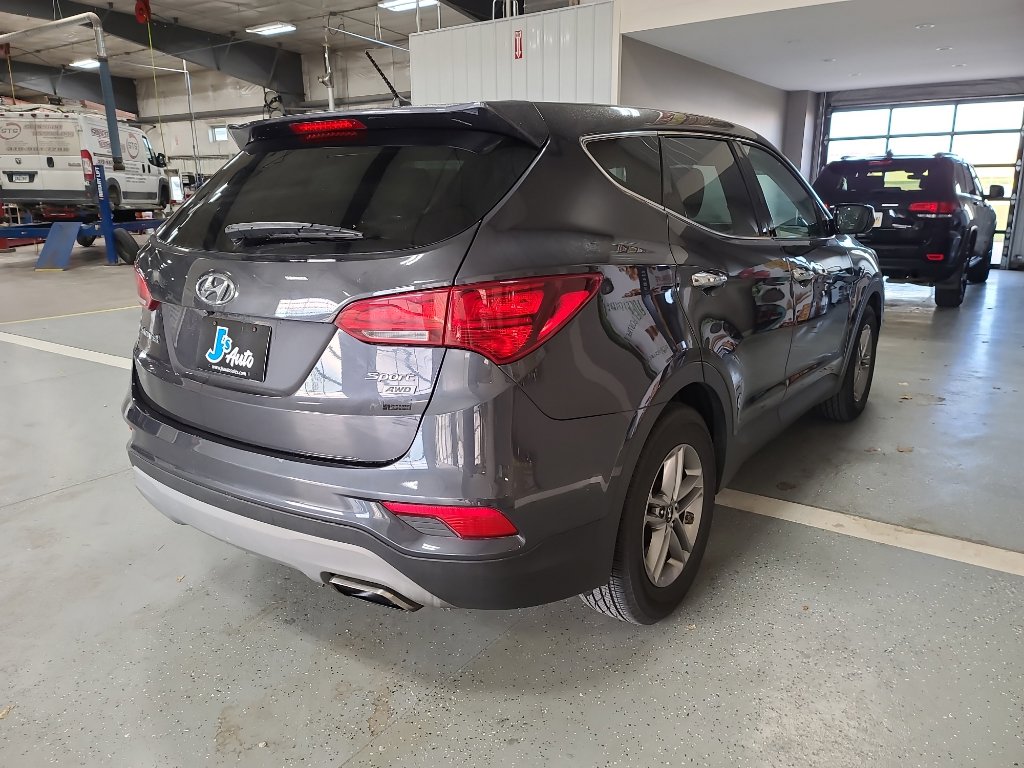 Used 2018 Hyundai Santa Fe Sport image 5